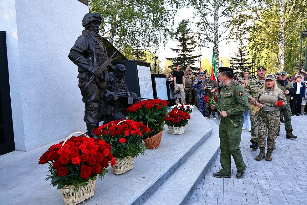В Нижнекамске открыли мемориальный комплекс участникам СВО 