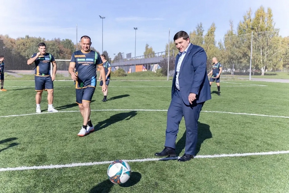 Вне кабинетов: в Нижнекамске власть и бизнес встретились на футбольном поле
