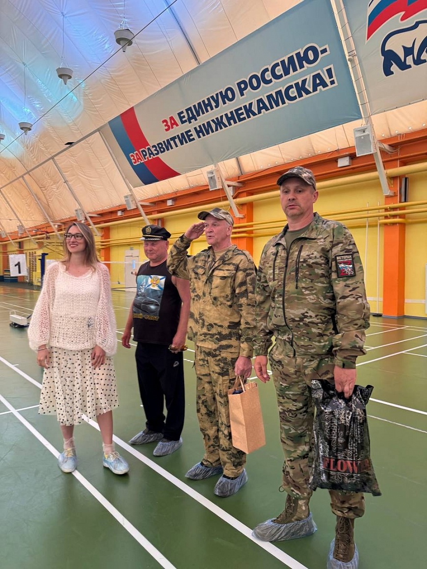 В Нижнекамске прошел турнир по бадминтону в честь Года защитника Отечества В Нижнекамске прошел турнир по бадминтону в честь Года защитника Отечества