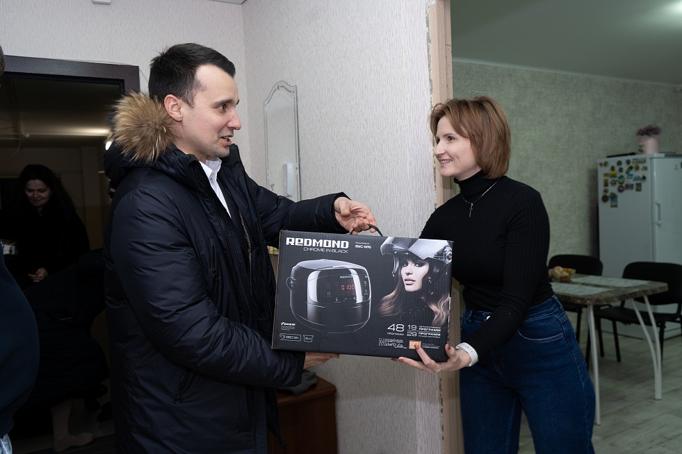 «Спасибо за возможность»: министр молодёжи Татарстана навестил семью из Нижнекамска, которая приобрела квартиру по соципотеке 